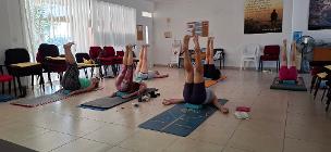 Vinyasa flow yoga in Polis